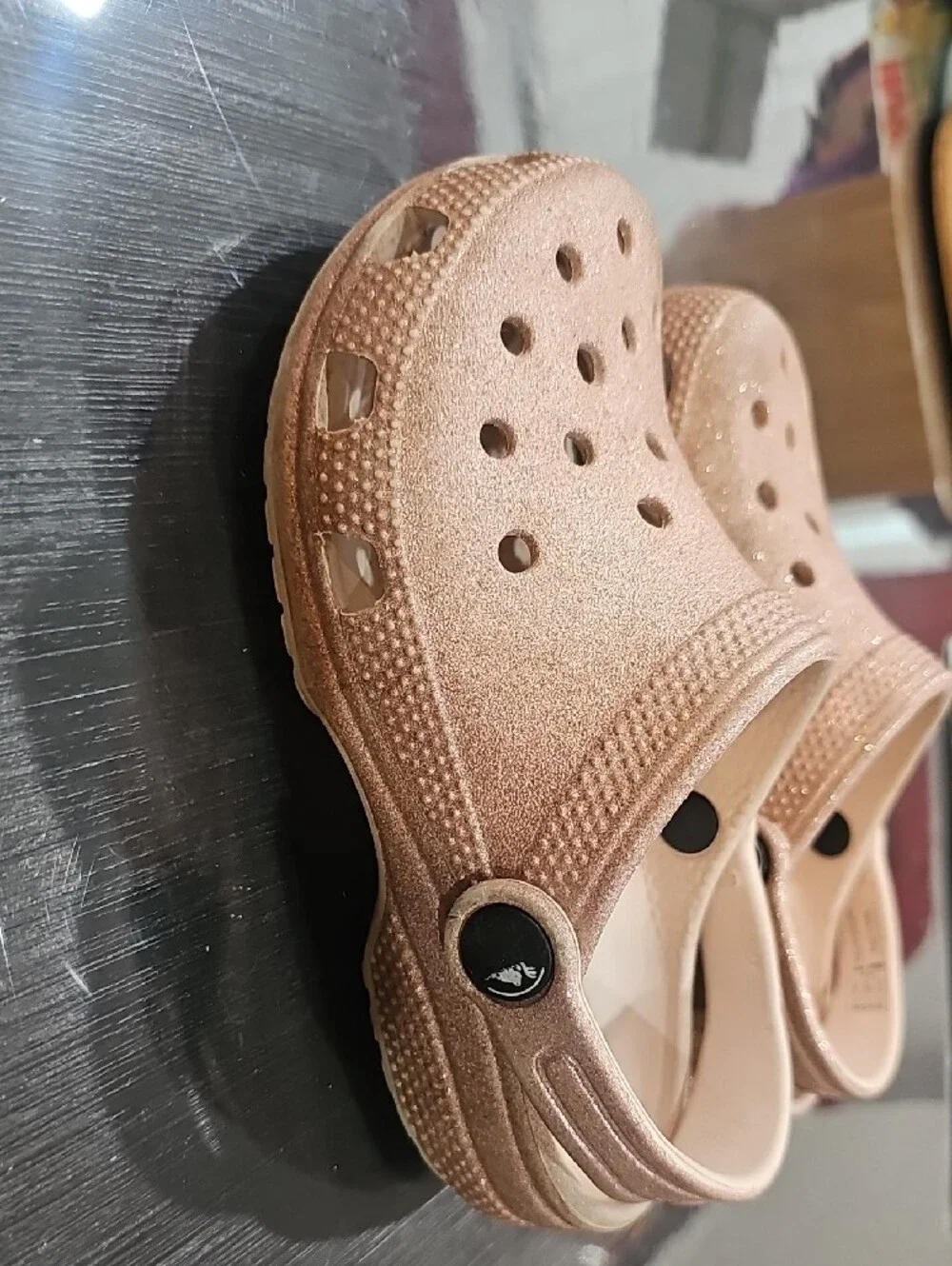 CROCS shiny rose